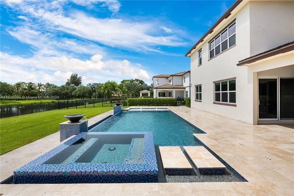 Exterior, Pool, Water