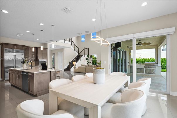 Dining room, Interior, Kitchen, Living room, Pendant Lights, Recessed Lighting, Stainless Steel Appliances
