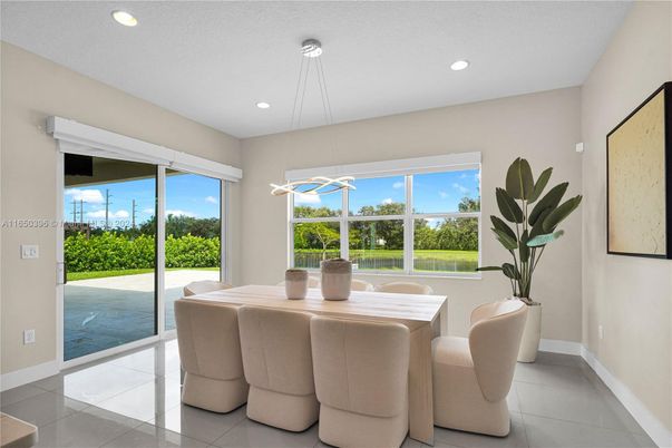 Dining room, Interior, Pendant Lights, Recessed Lighting