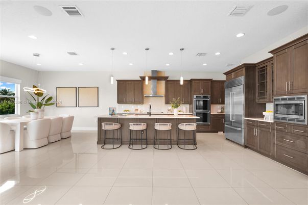 Dining room, Interior, Kitchen, Pendant Lights, Recessed Lighting, Stainless Steel Appliances