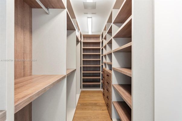 Interior, Walk-in Closets, Wood Texture Flooring