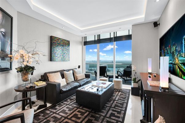 Interior, Living room, Recessed Lighting, Water