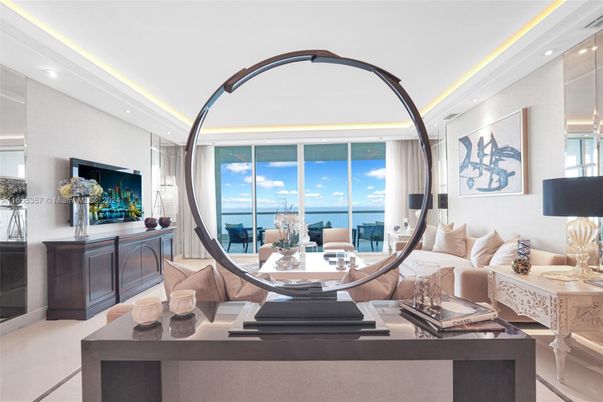 Interior, Living room, Recessed Lighting, Water
