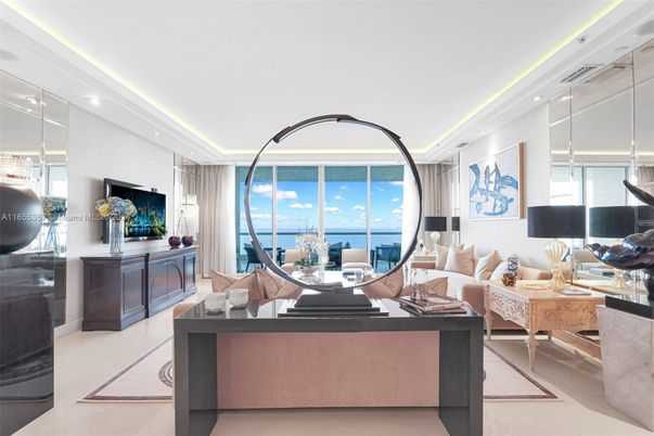 Interior, Living room, Recessed Lighting, Water