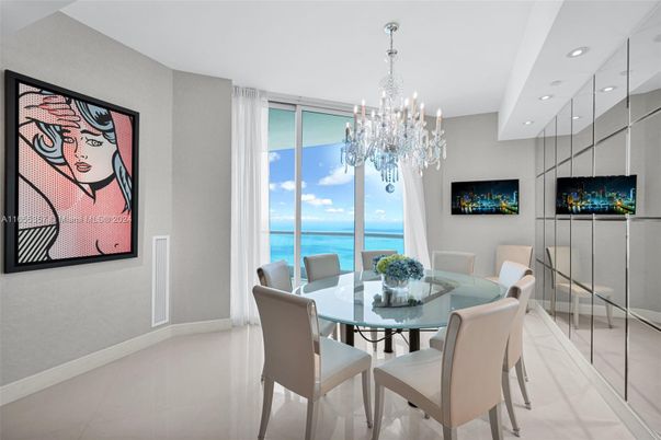 Chandelier, Dining room, Interior, Recessed Lighting, Water