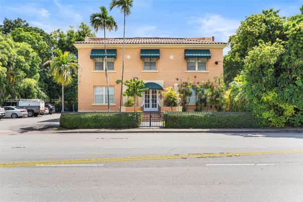 Exterior, Facade, Brick Facade, Mediterranean