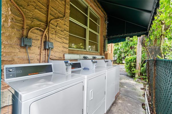 Exterior, Washer