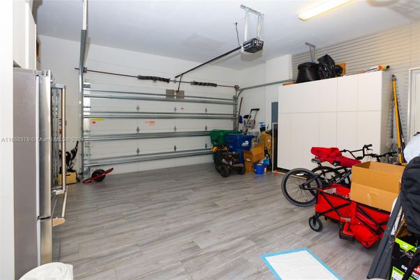 Garage, Interior, Wood Texture Flooring