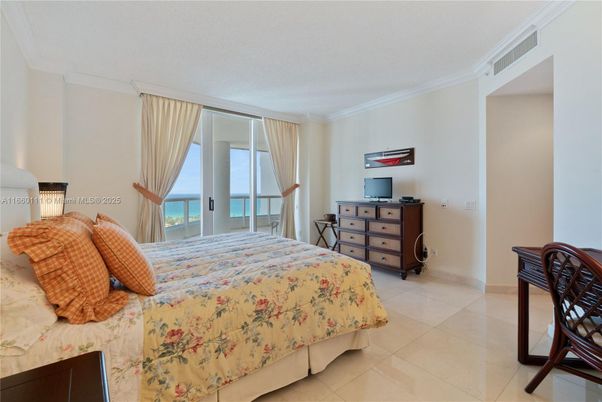 Bedroom, Interior, Water