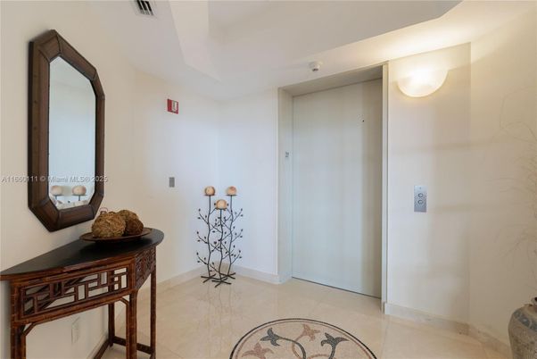 Elevator, Interior