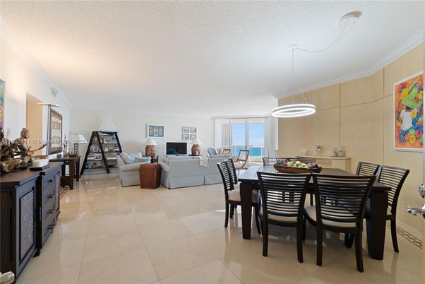 Dining room, Interior, Living room, Pendant Lights