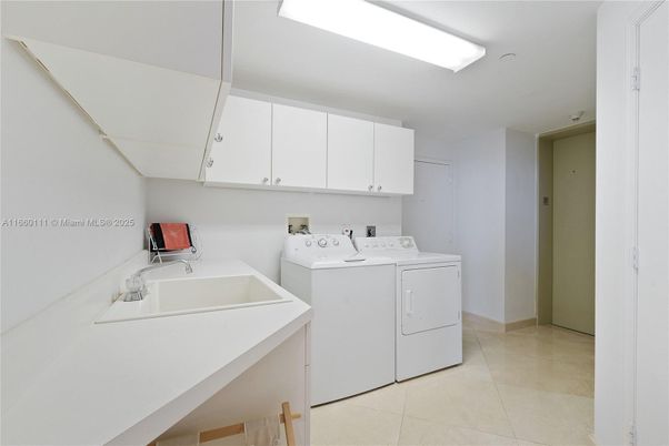Interior, Washer