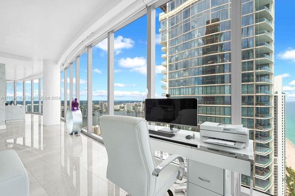 Home Office, Interior, Water