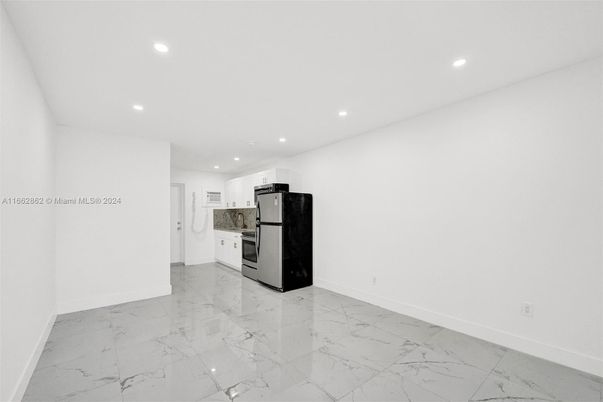 Interior, Kitchen, Marble, Recessed Lighting, Stainless Steel Appliances