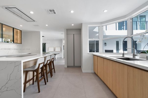 Interior, Kitchen, Marble Walls, Recessed Lighting
