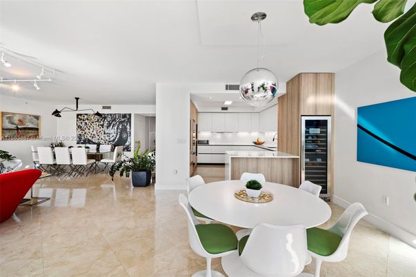 Dining room, Interior, Kitchen, Pendant Lights, Stainless Steel Appliances