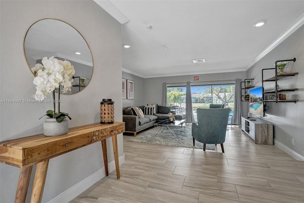 Interior, Living room, Recessed Lighting, Wood Texture Flooring