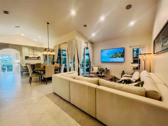 Chandelier, Dining room, Interior, Living room, Recessed Lighting
