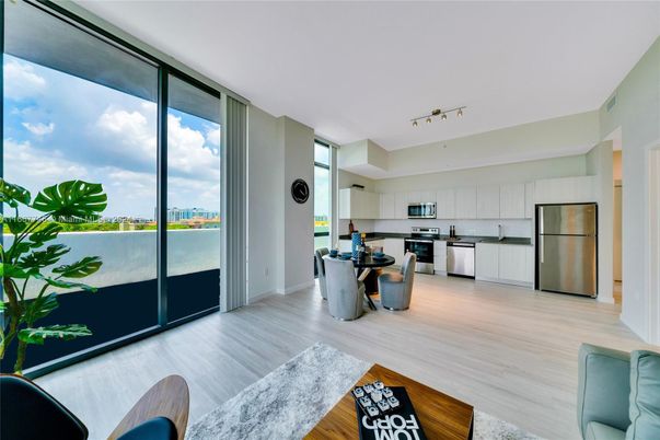 Dining room, Interior, Kitchen, Stainless Steel Appliances, Wood Texture Flooring