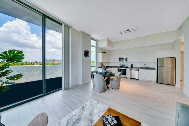 Dining room, Interior, Kitchen, Stainless Steel Appliances, Wood Texture Flooring