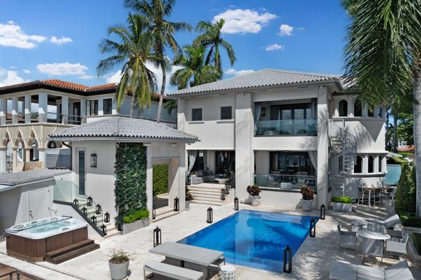 Exterior, Hot Tub, Pool