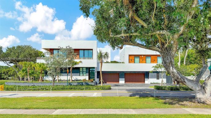 Attached, Exterior, Facade, Modern
