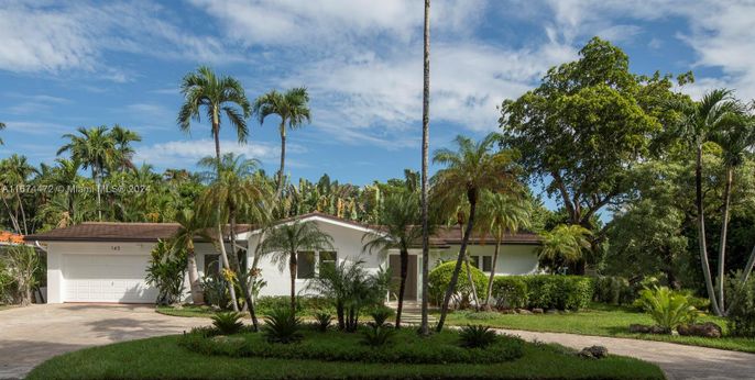 Attached, Exterior, Facade, Ranch