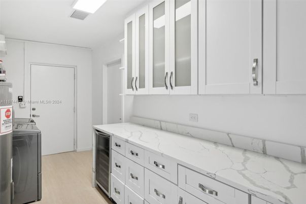 Interior, Kitchen, Washer, Wood Texture Flooring