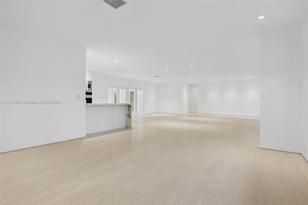 Empty room, Interior, Kitchen, Recessed Lighting
