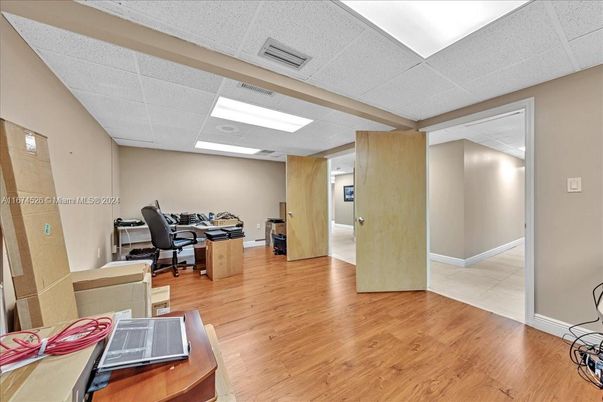 Home Office, Interior, Recessed Lighting, Wood Texture Flooring