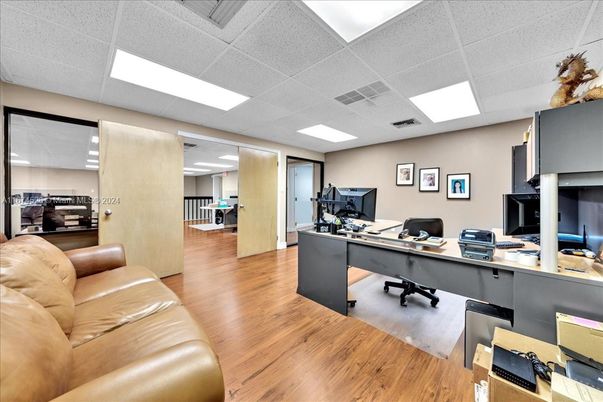 Home Office, Interior, Recessed Lighting, Wood Texture Flooring