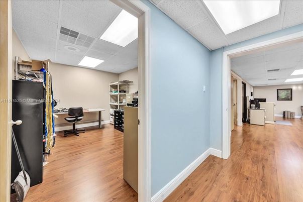 Home Office, Interior, Recessed Lighting, Wood Texture Flooring