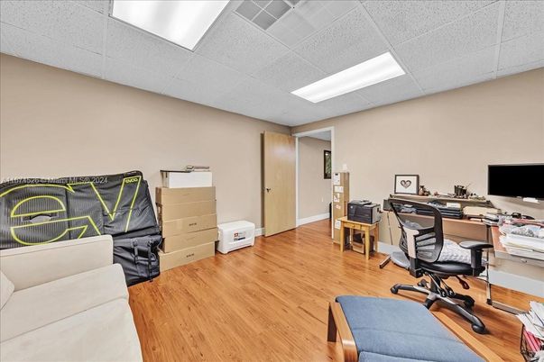 Home Office, Interior, Recessed Lighting, Wood Texture Flooring