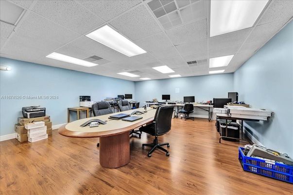 Home Office, Interior, Recessed Lighting, Wood Texture Flooring