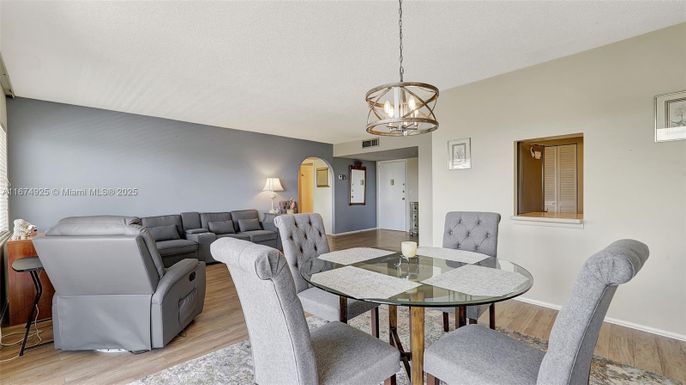 Chandelier, Dining room, Interior, Living room, Pendant Lights, Wood Texture Flooring