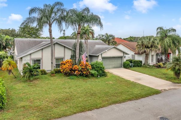 Attached, Backyard, Exterior, Facade, Ranch