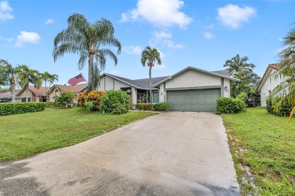 Attached, Backyard, Exterior, Facade, Ranch