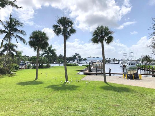 Backyard, Exterior, Lake