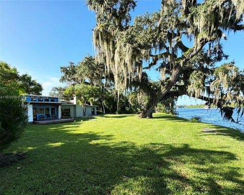 Backyard, Exterior, Lake