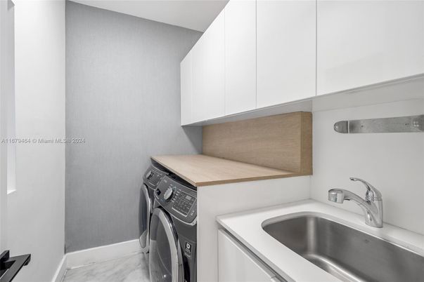 Interior, Washer