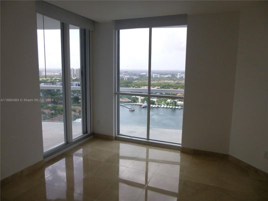 Empty room, Interior, Water