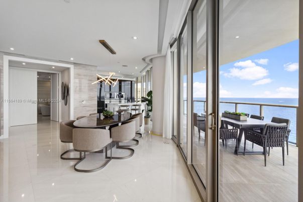 Dining room, Interior, Kitchen, Pendant Lights, Recessed Lighting, Water
