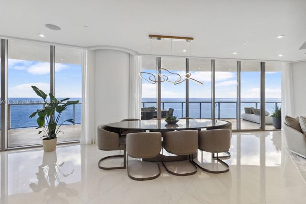 Dining room, Interior, Pendant Lights, Recessed Lighting, Water
