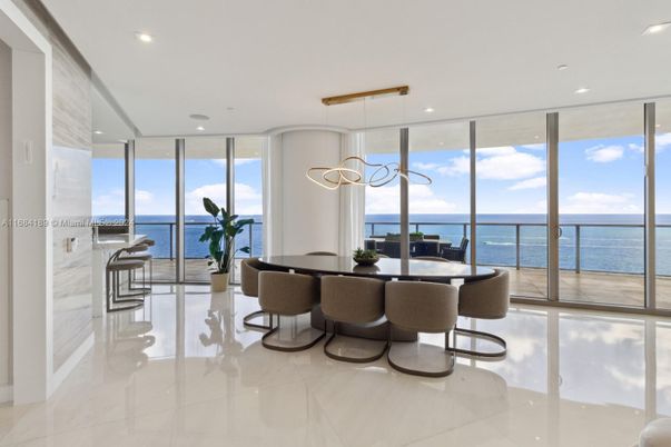 Dining room, Interior, Pendant Lights, Recessed Lighting, Water