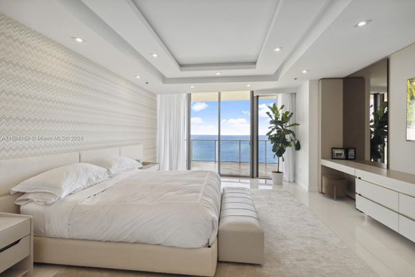 Bedroom, Interior, Recessed Lighting, Water
