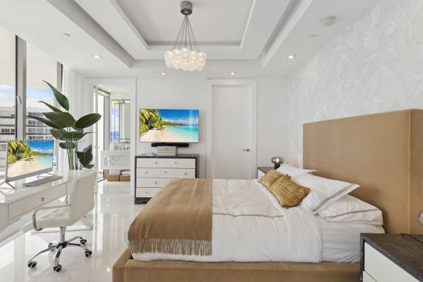 Bedroom, Interior, Pendant Lights, Recessed Lighting