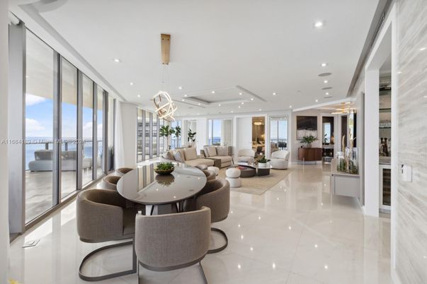 Dining room, Interior, Living room, Pendant Lights, Recessed Lighting