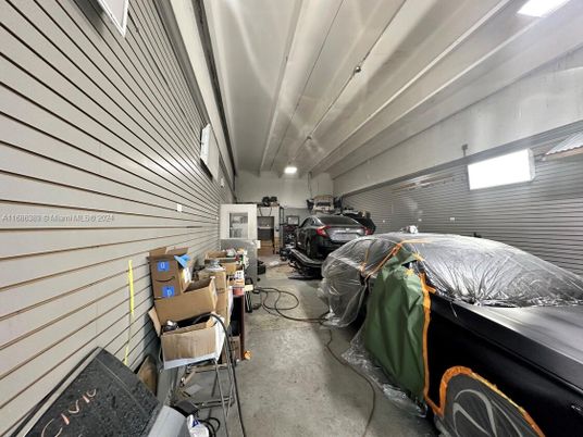 Garage, Interior