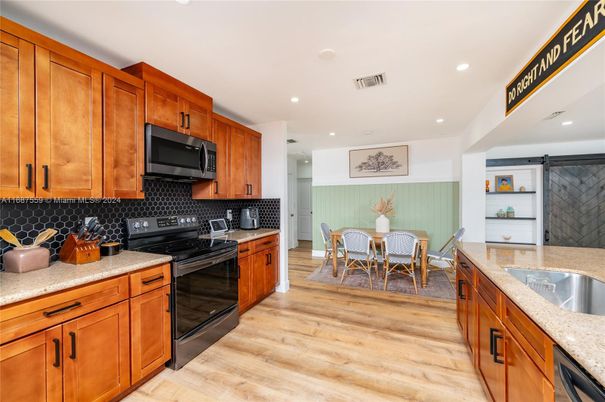 Dining room, Interior, Kitchen, Recessed Lighting, Wood Texture Flooring