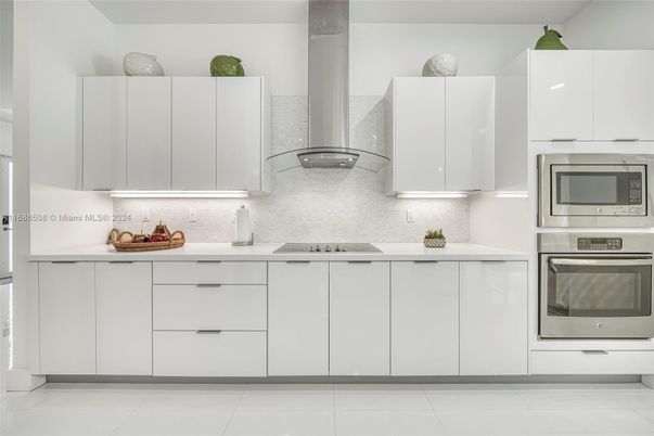Interior, Kitchen, Stainless Steel Appliances